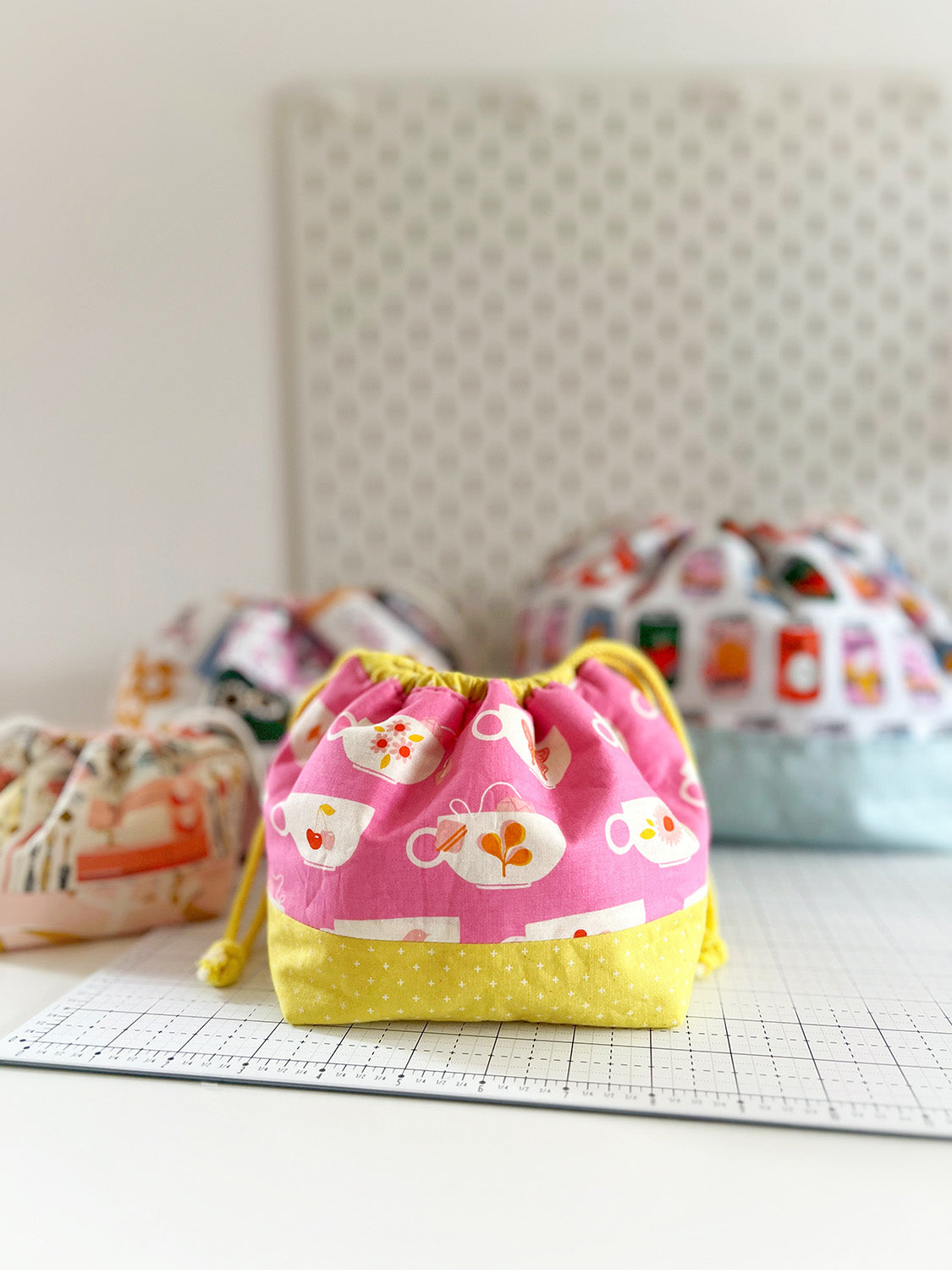 Divided drawstring pouch pattern