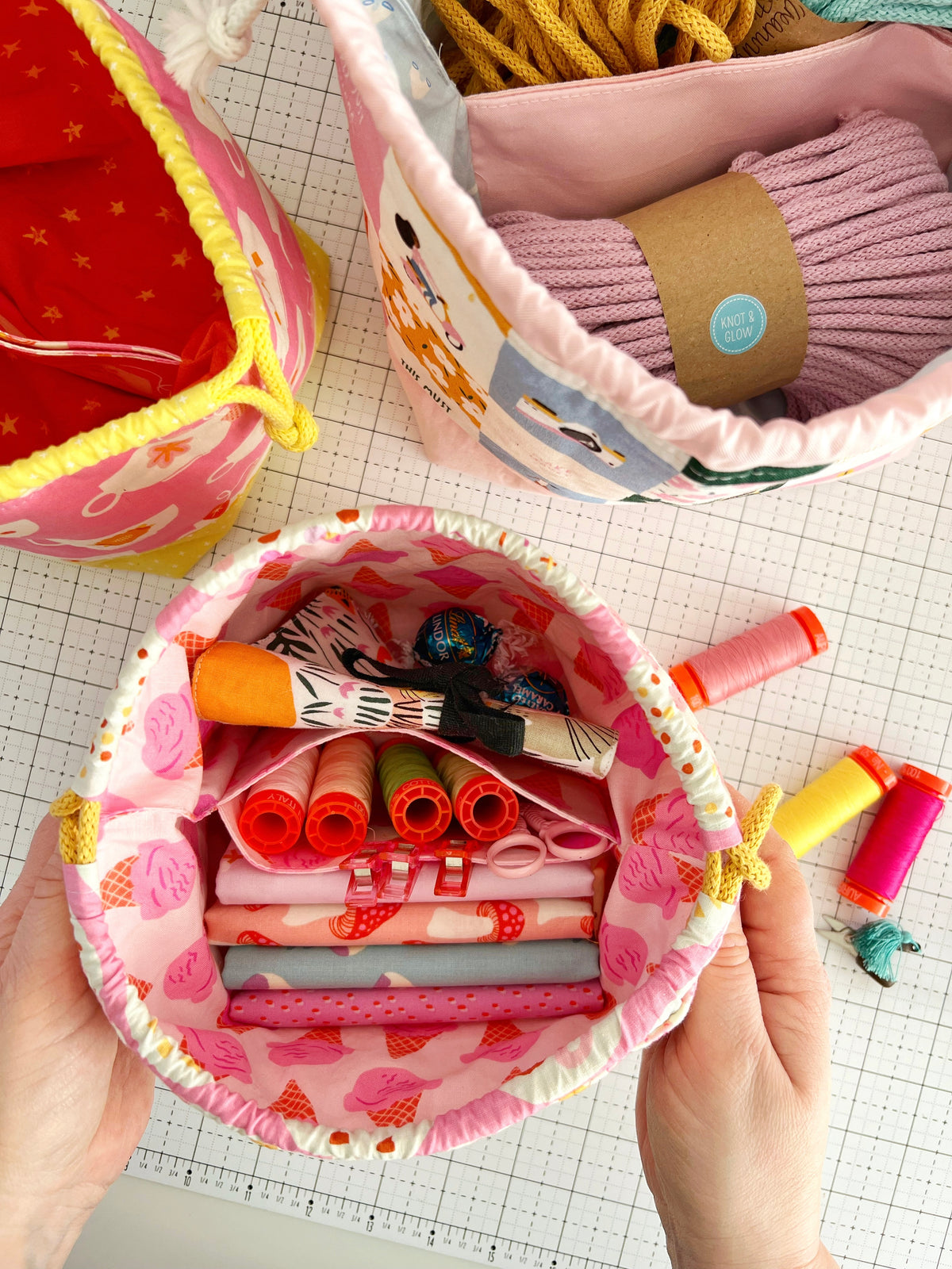 Divided drawstring pouch pattern